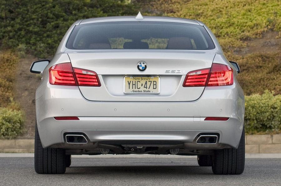  BMW 550i 2011 года  (фото 17 из 51)